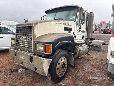 2007 Mack CHN613 T/A Day Cab Truck Tractor (Inoperable)
