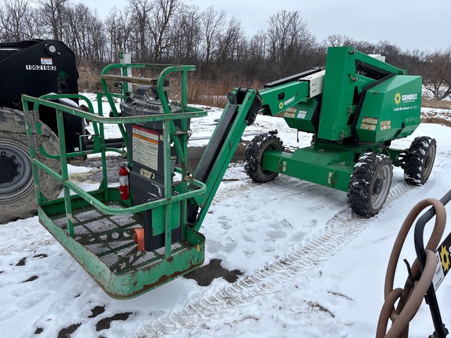 2016 JLG 340AJ 4WD Dual Fuel Articulating Boom Lift