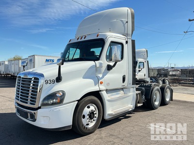 2018 Freightliner Cascadia 6x4 T/A Day Cab Truck Tractor