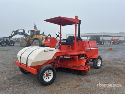 2000 Broce RJ350 Self-Propelled Broom