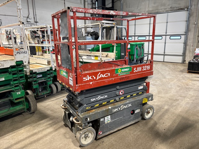 2015 Skyjack SJIII 3219 Electric Scissor Lift