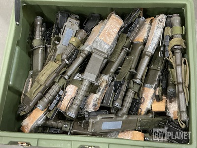 (46) Bayonet Knives w/Scabbards