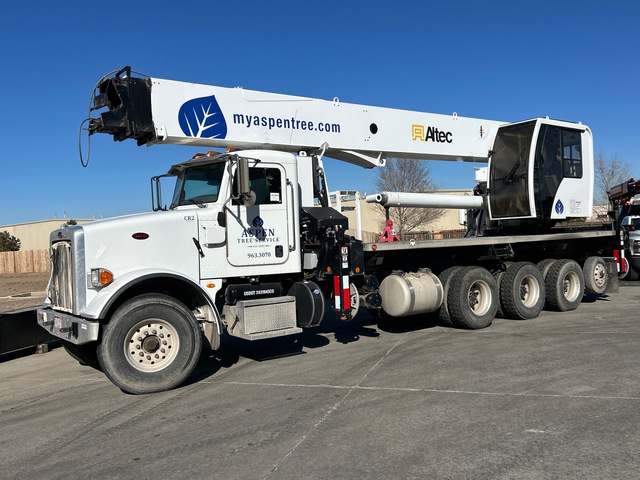 2016 Peterbilt 365 40 ton Hydraulic Truck Crane (Inoperable)