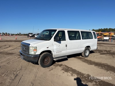 2014 Ford E-350 10 Passenger Van