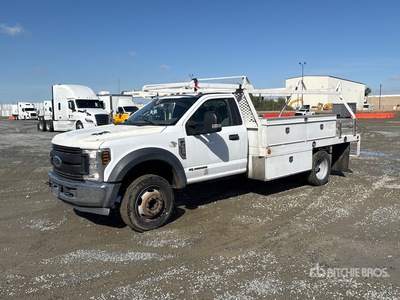 2017 Ford F-450 Utility Truck