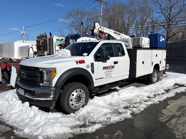 2017 Ford F-550 XL 4x4 Extended Cab Service Truck (Inoperable)