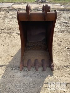 Hensley Kmax 30 in .81 cyd Digging Baggerlöffel - Fits Komatsu PC120