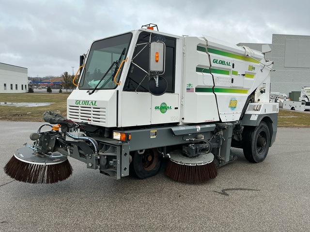 Global R3 Air on 2019 Global R3 Sweeper Truck
