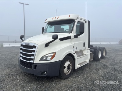 2019 Freightliner Cascadia 126 6x4 T/A Day Cab Truck Tractor