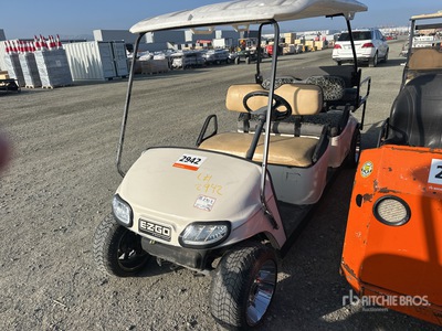 E-Z-Go TXT Electric 6 Passenger عربة الجولف