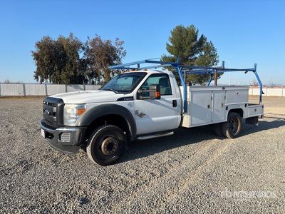2016 Ford F-450 XL 4x2 Utility Truck