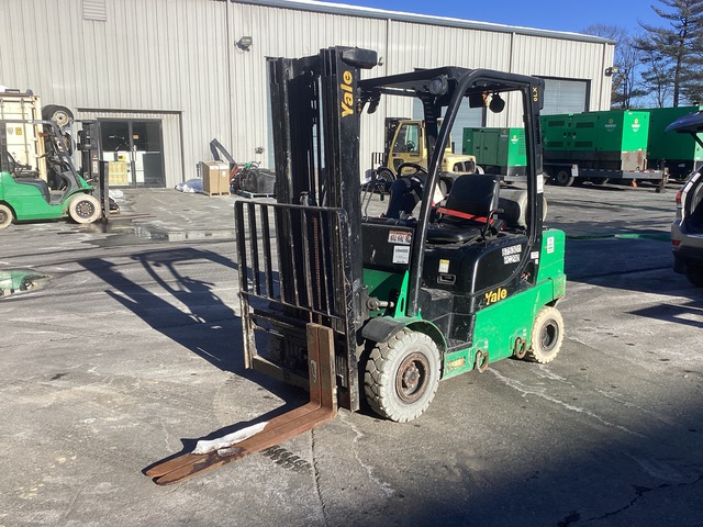 2016 Yale GTP050LXNDAE087 4750 lb Pneumatic Tire Forklift