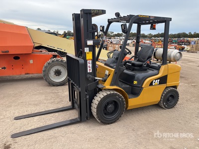 2021 Cat GP30 5500 lb Gabelstapler