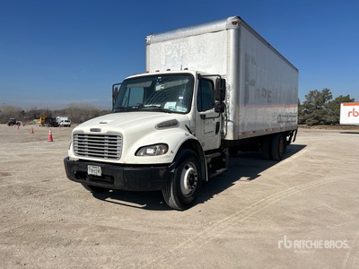 2015 Freightliner M2106 4x2 Furgoneta caja cerrada