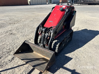 Barreto 825TKL Mini Stand-On Compact Track Loader