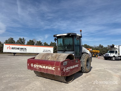 2023 Dynapac CA2500D Walzenzug mit Glattmantelbandage
