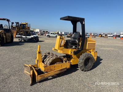 2002 Rammax Compacteur à tambour à pieds dameurs