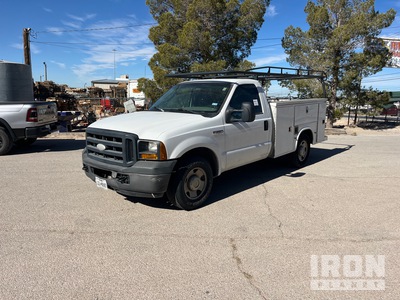2006 Ford F-250 XL 4x2 Utility Truck