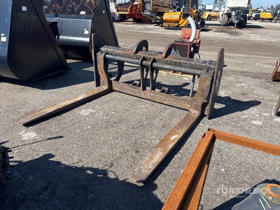 72 in Q/C Wheel Loader Forks - Fits Cat 950