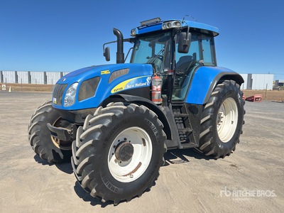 2004 New Holland TVT155 Ciągnik 4WD
