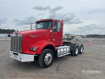 2013 Kenworth T800 6x4 Cabeza Tractora Cabina Corta