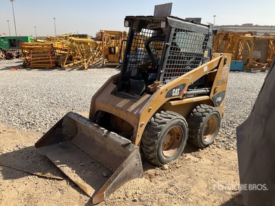 2015 Cat 216B3 Schranklader