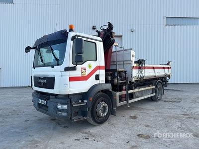2010 HMF 1430K2 3020 kg on 2010 MAN TGM 18.250 4x2 Camion Benne Avec Grue Camion-benne avec grue