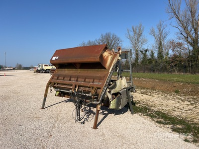 2006 Secmair Veymont Hydraulic Gravillonneur Gravel Spreader Varios implementos camion