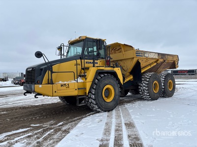 2013 Komatsu HM400-3 Tombereau