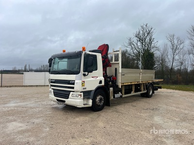 2008 Hojbjerg Maskinfabrik 1460 K2 Articulated Boom on 2008 DAF 75.310 4x2 Camion Plateau Avec Grue Autocarro cassone fisso con gru