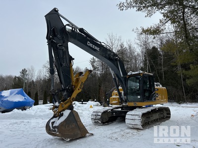 2022 John Deere 210G Tracked Excavator