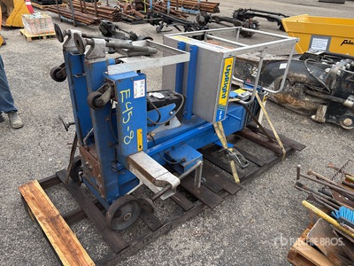 2006 UpRight 62851 Vertical Mast Lift