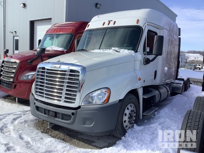 2015 Freightliner Cascadia 125 6x4 تراكتور شاحنة كابينة النوم (ثنائية المحور)