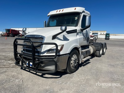 2019 Freightliner Cascadia 126 6x4 T/A Day Cab Truck Tractor