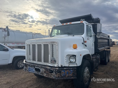2000 International 2674 6x4 T/A Camión dumper