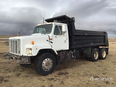 2000 International 2674 6x4 T/A Dump Truck