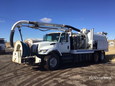 Vac Con on 2004 International 7400 6x4 شاحنة تنظيف المجاري
