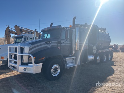 2012 Cat CT660 8x4 Vacuum Excavator Truck