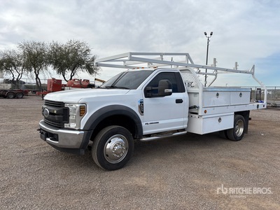 2019 Ford F-450 XL 4x2 Flatbed Truck