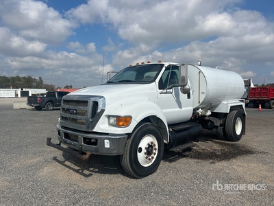 2013 Ford F-750 2000 gal 4x2 Water Truck
