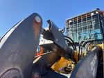 Hydraulics with Bucket Tilt Cylinders