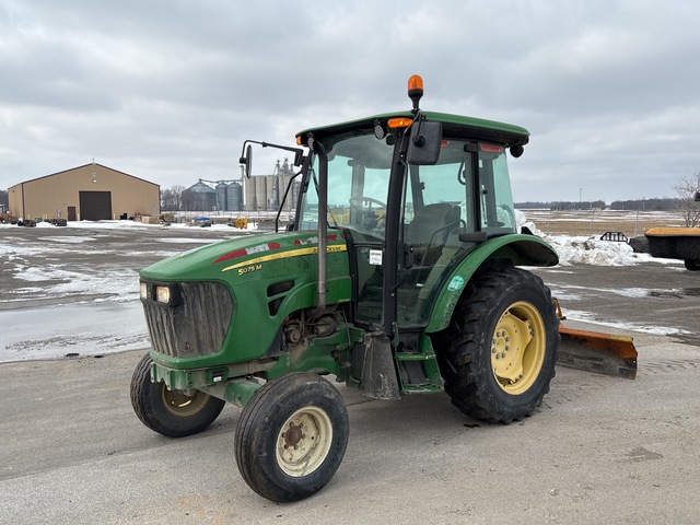 2013 John Deere 5075M 2WD Utility Tractor