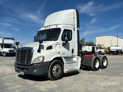 2014 Freightliner Cascadia 113 6x4 T/A Dagcabine Trekker