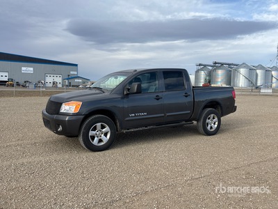 2009 Nissan Titan 4x4 Crew Cab Pickup