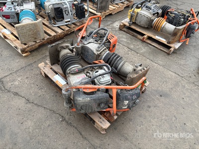 Quantity of (2) trilstamper