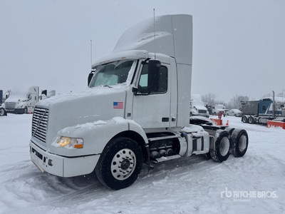 2016 Volvo VNM 6x4 تراكتور شاحنة نهارية (ثنائية المحور)