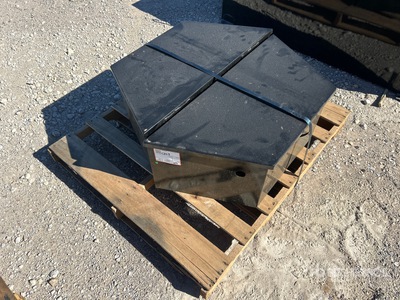 Quantity of (2) Skrzynka narzędziowa