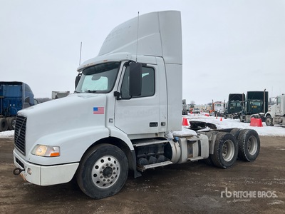 2016 Volvo VNM 6x4 تراكتور شاحنة نهارية (ثنائية المحور)