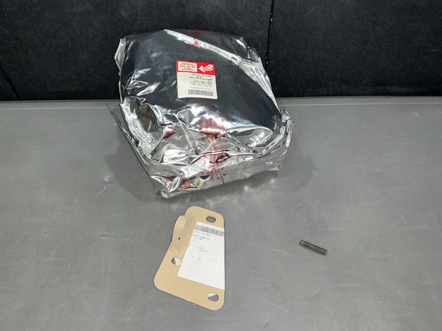 (1) Power Supply, (167) Bolts & Assorted Items (1) Power Supply, (167) Bolts & Assorted Items