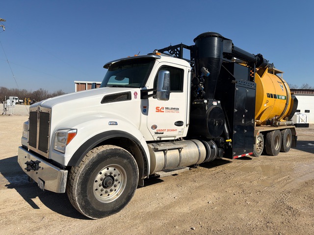 2022 Vermeer VXT600 on 2022 Kenworth T880 8x4 Vacuum Excavator Truck